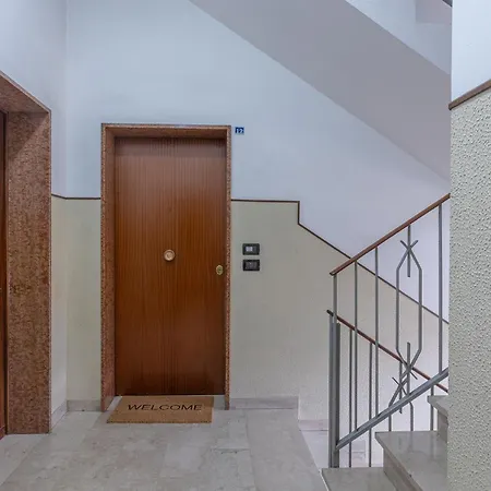 アパート Il Castello Dazzling フェラーラ