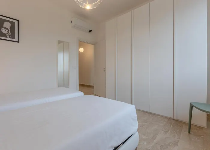 Guesthost - Il Castello Dazzling * 페라라