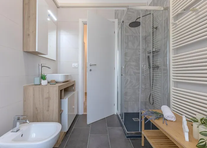 Guesthost - Il Castello Dazzling * Феррара